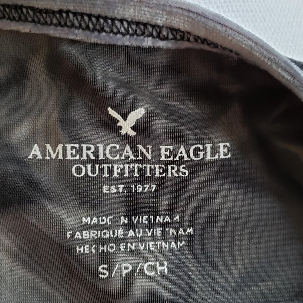 American Eagle Tie-Dye Velvet T-Shirt Size SP - Picture 6 of 8